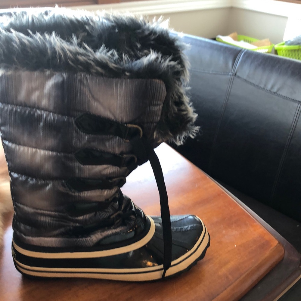 Sporto women’s winter boots. Size 9